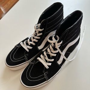New Vans Hi-Tops Men’s 11, Women’s 12.5